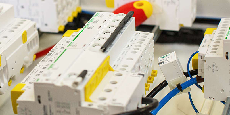 Aparatura_modulowa_Schneider_Acti9
